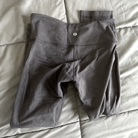 Lululemon cropped leggings - Picture 2 of 3